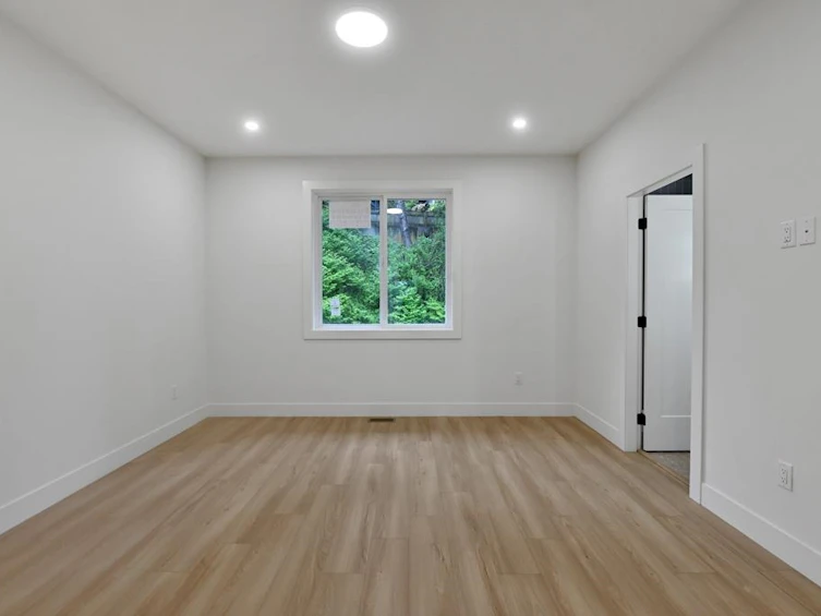 32905 3 Avenue, Mission, BC, V2V 1N2 - 8