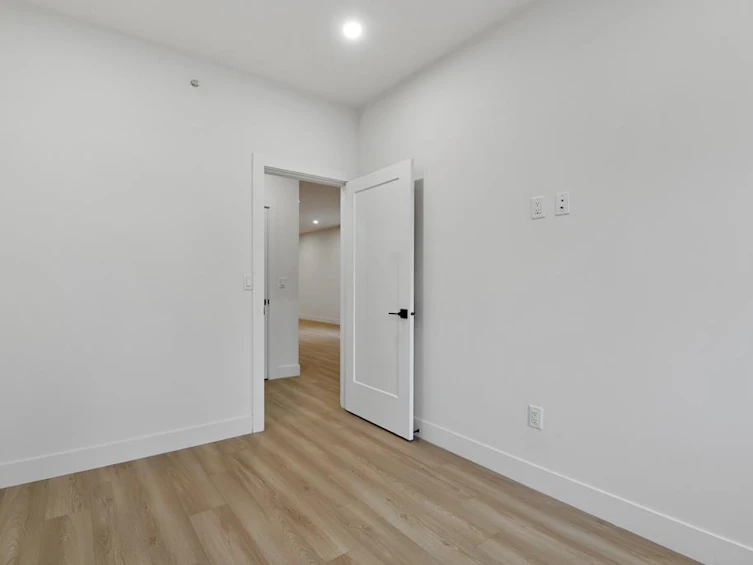 32905 3 Avenue, Mission, BC, V2V 1N2 - 24
