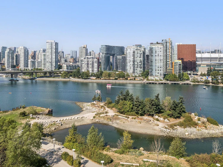 605-1708 Columbia Street, Vancouver, BC, V5Y 0H7 - 2