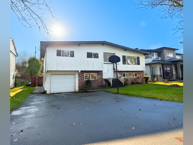 9263 126a Street, Surrey BC V3V 5G3