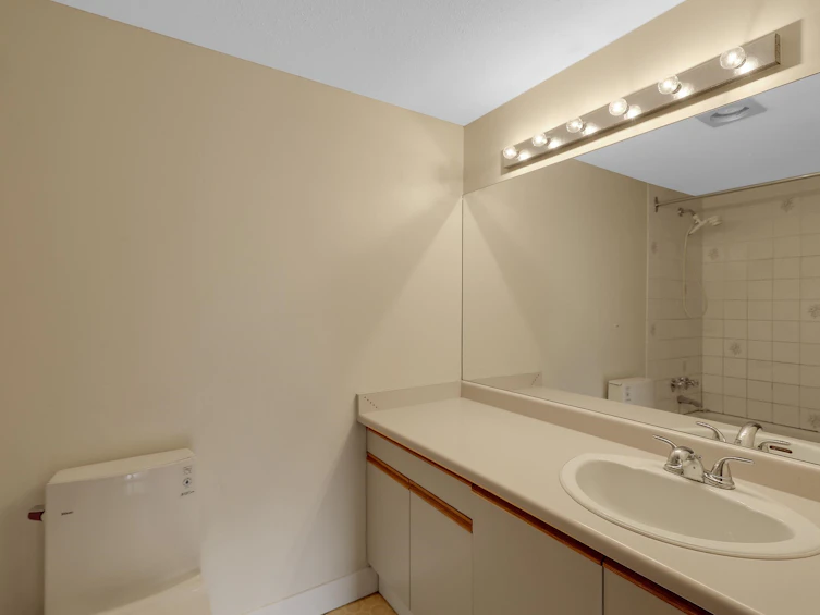 208-7175 134 Street, Surrey, BC, V3W 4T1 - 27