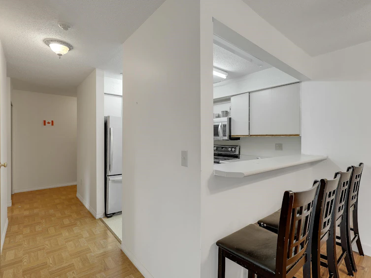 208-7175 134 Street, Surrey, BC, V3W 4T1 - 7