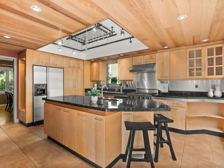 5588 Olympic Street, Vancouver, BC, V6N 1Z5 - 11