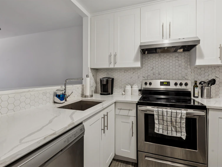 308-1010 Chilco Street, Vancouver, BC, V6G 2R6 - 8