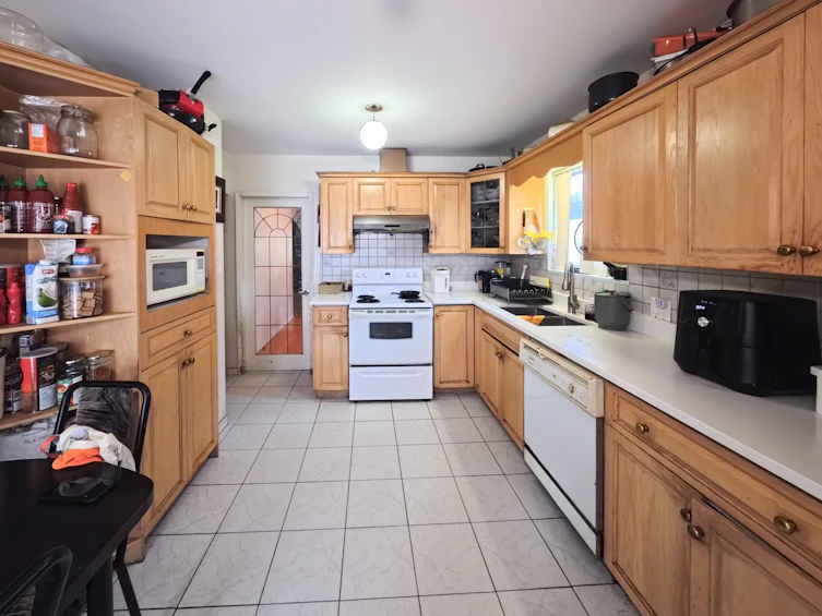 6174 Tyne Street, Vancouver, BC, V5S 3L4 - 6