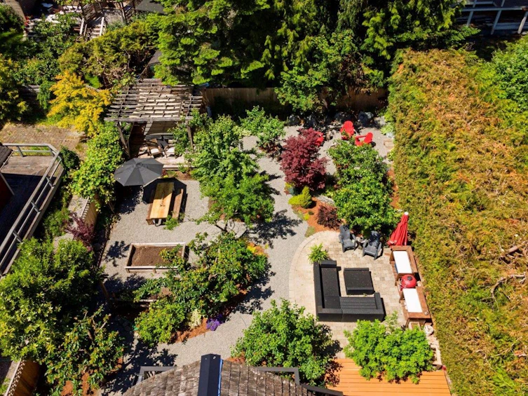 1108 Lenora Road, Bowen Island, BC, V0N 1G1