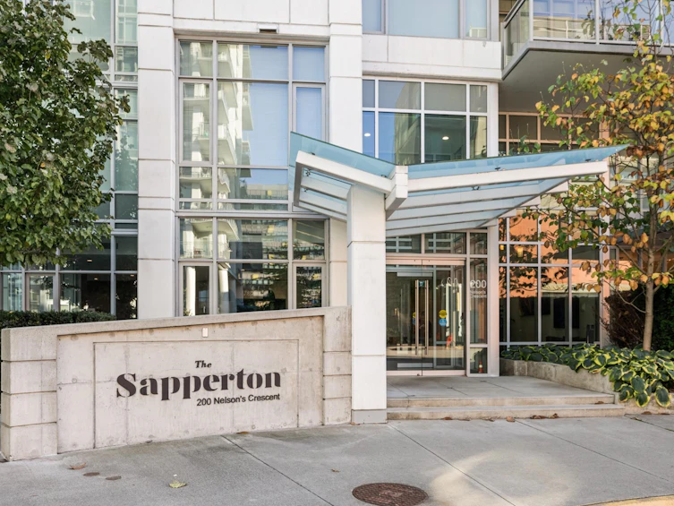 102-200 Nelson's Crescent, New Westminster, BC, V3L 0H4 - 32