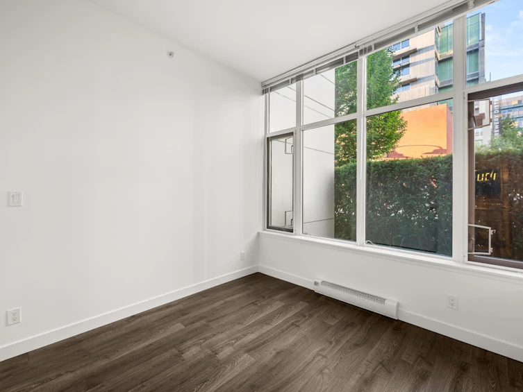 102-200 Nelson's Crescent, New Westminster, BC, V3L 0H4 - 11