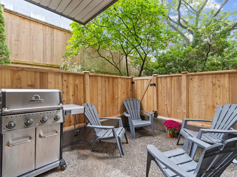 102-1689 E 4th Avenue, Vancouver, BC, V5N 1J7