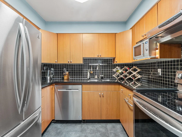 102-1689 E 4th Avenue, Vancouver, BC, V5N 1J7 - 9