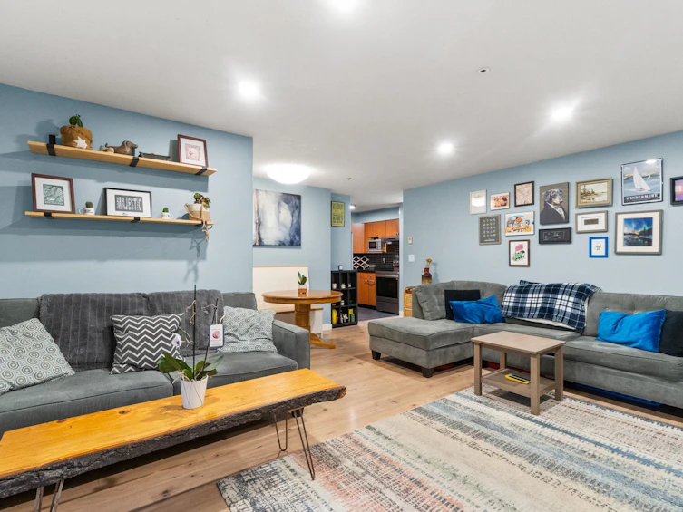 102-1689 E 4th Avenue, Vancouver, BC, V5N 1J7 - 2