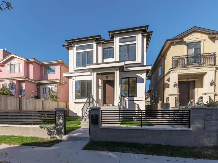2719 E 46th Avenue, Vancouver, BC, V5S 1A6 - 2