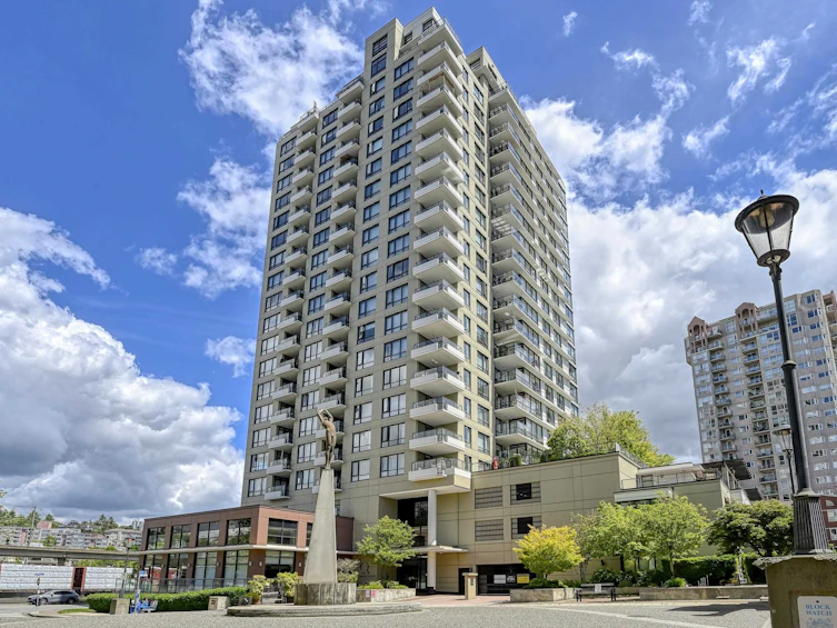 1607-1 Renaissance Square, New Westminster, BC, V3M 0B6 - 25