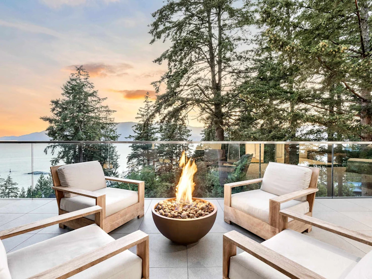 6224 St. Georges Place, West Vancouver, BC, V7W 1Y7 - 2