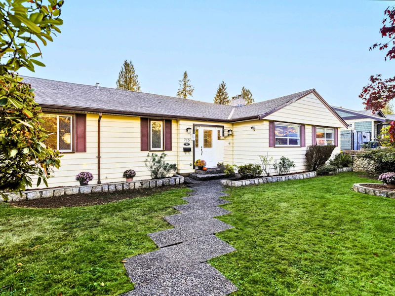715 Kilkeel Place, North Vancouver BC V7N 2X2