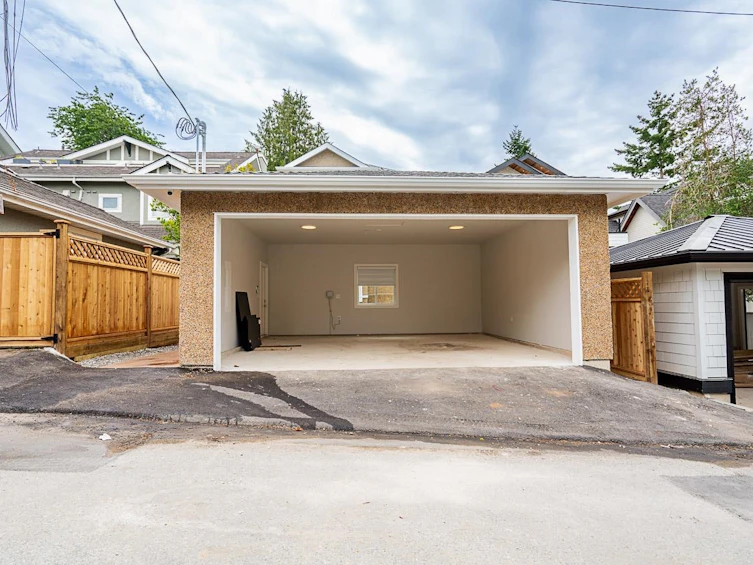 2561 W 2nd Avenue, Vancouver, BC, V6K 1J7 - 7