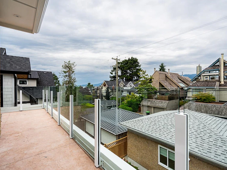 2561 W 2nd Avenue, Vancouver, BC, V6K 1J7 - 33
