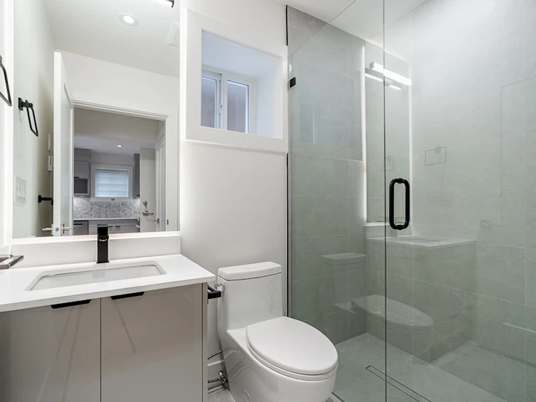 2561 W 2nd Avenue, Vancouver, BC, V6K 1J7 - 26