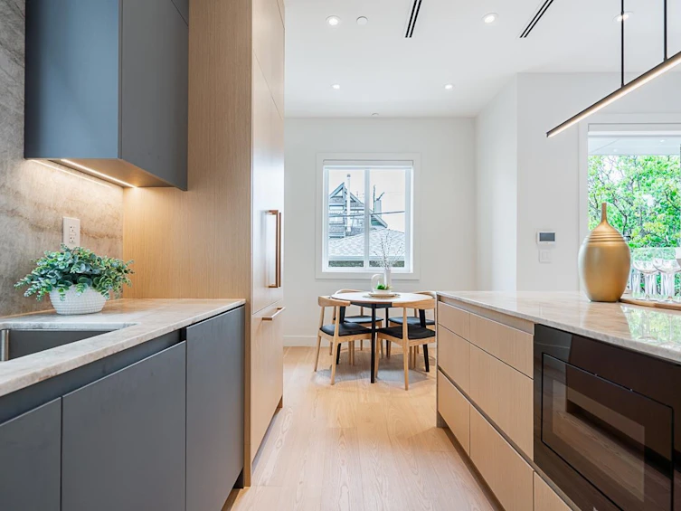 2561 W 2nd Avenue, Vancouver, BC, V6K 1J7 - 19