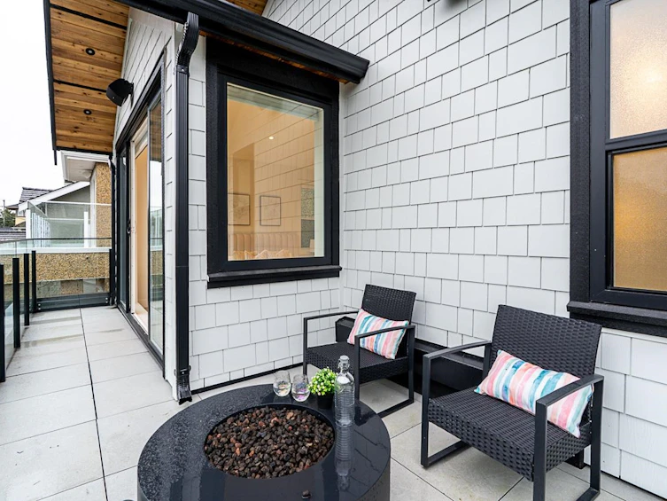 2565 W 2nd Avenue, Vancouver, BC, V6K 1J7 - 19