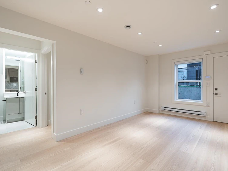 2565 W 2nd Avenue, Vancouver, BC, V6K 1J7 - 31