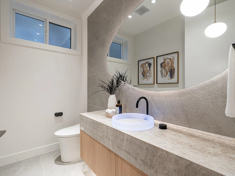 2565 W 2nd Avenue, Vancouver, BC, V6K 1J7 - 6