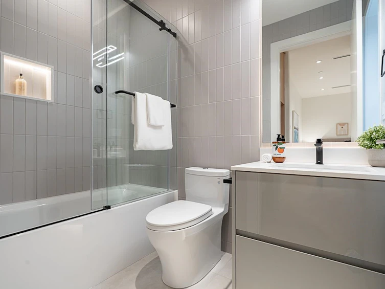 2565 W 2nd Avenue, Vancouver, BC, V6K 1J7 - 23