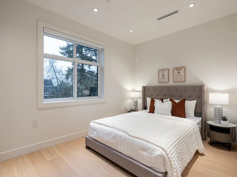 2565 W 2nd Avenue, Vancouver, BC, V6K 1J7 - 21