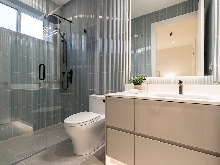 2565 W 2nd Avenue, Vancouver, BC, V6K 1J7 - 26