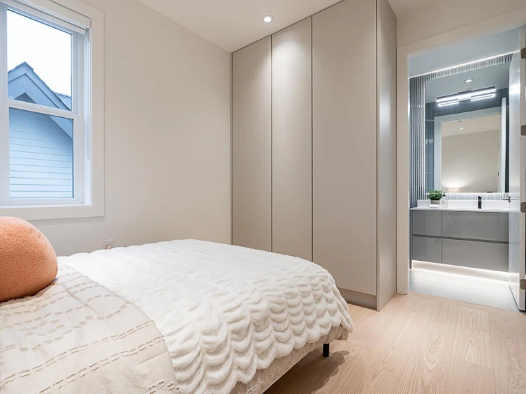 2565 W 2nd Avenue, Vancouver, BC, V6K 1J7 - 25