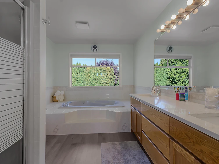 19113 62a Avenue, Surrey, BC, V3S 8C6 - 19