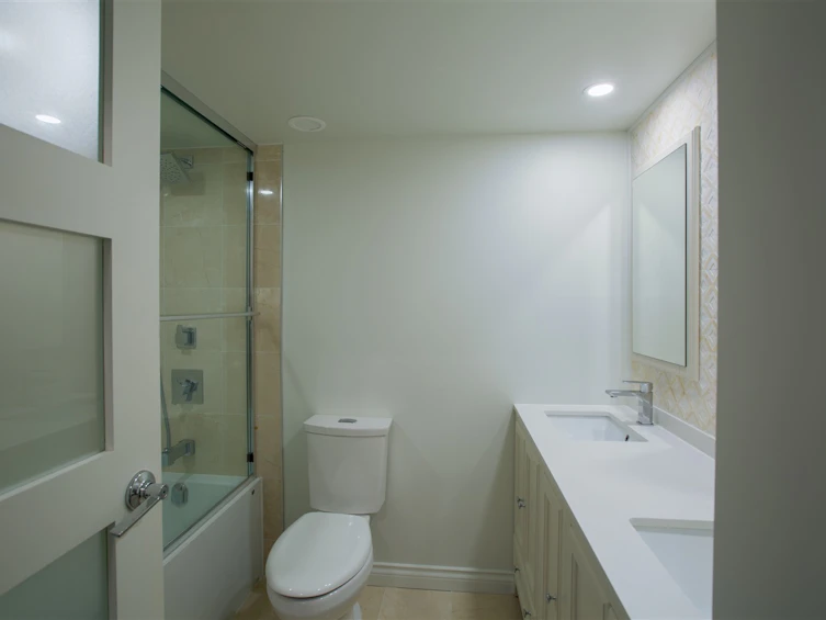 106-1745 Esquimalt Avenue, West Vancouver, BC, V7V 1R7 - 10