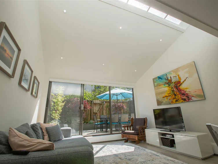 106-1745 Esquimalt Avenue, West Vancouver, BC, V7V 1R7 - 3