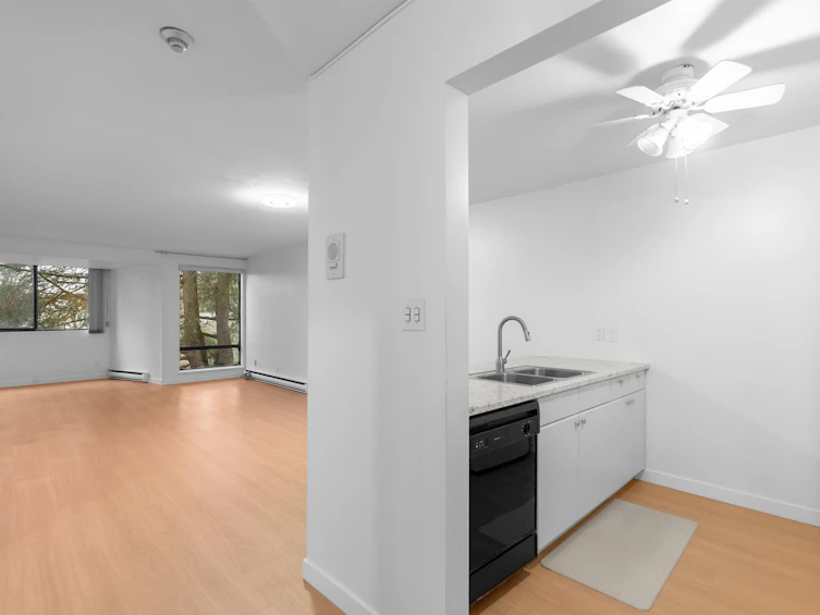 214-9300 Glenacres Drive, Richmond, BC, V7A 1Y8 - 6