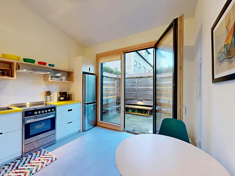 2640 Mcgill Street, Vancouver, BC, V5K 1H3 - 22