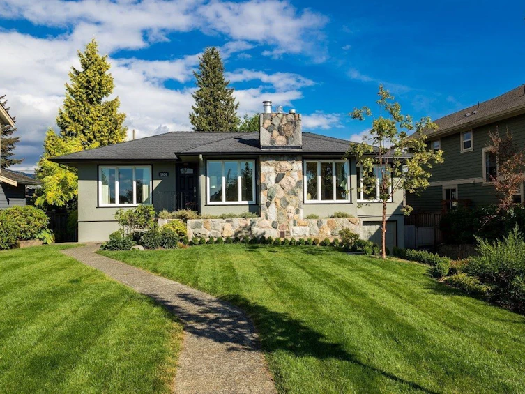 1436 Grand Boulevard, North Vancouver, BC, V7L 3X7