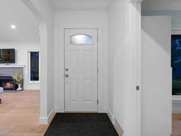1436 Grand Boulevard, North Vancouver, BC, V7L 3X7 - 2