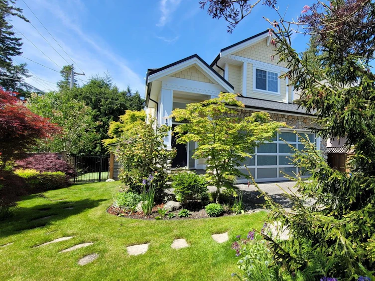 1383 129a Street, Surrey, BC, V4A 3Y8