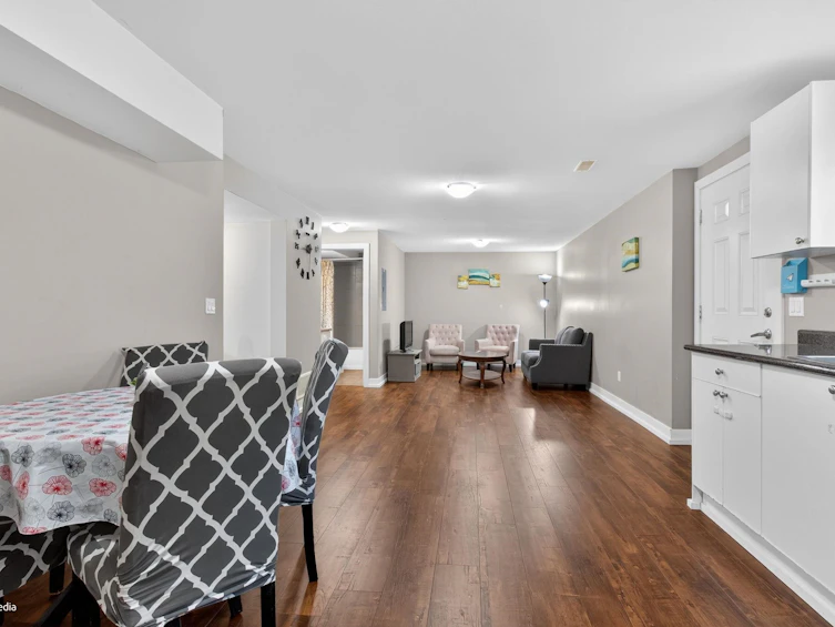 7032 195a Street, Surrey, BC, V4N 5Z2 - 10