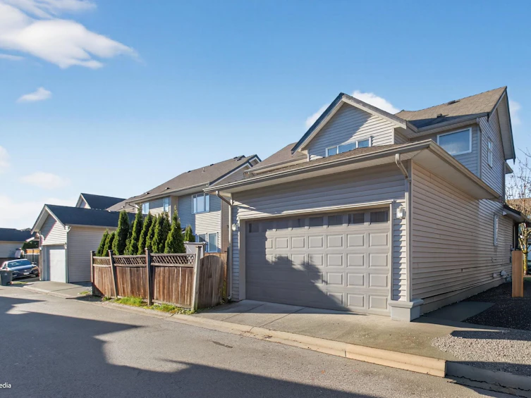 7032 195a Street, Surrey, BC, V4N 5Z2 - 6