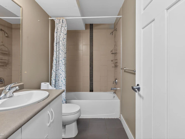 7032 195a Street, Surrey, BC, V4N 5Z2 - 36