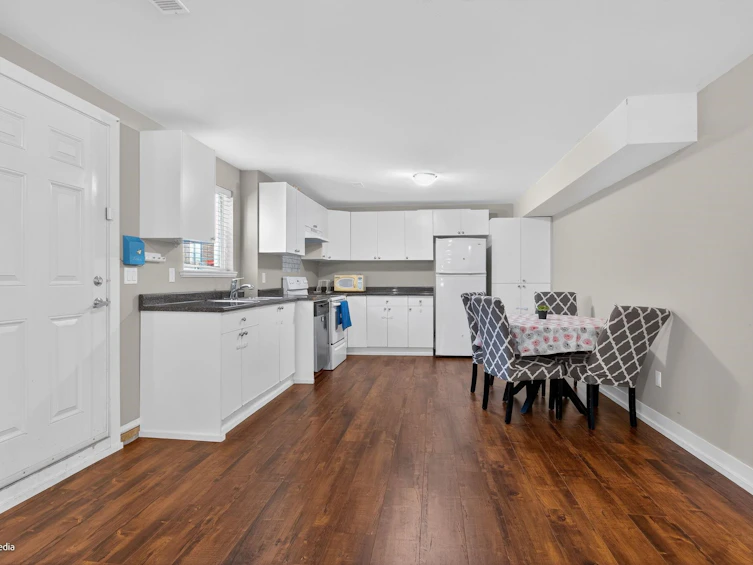 7032 195a Street, Surrey, BC, V4N 5Z2 - 35