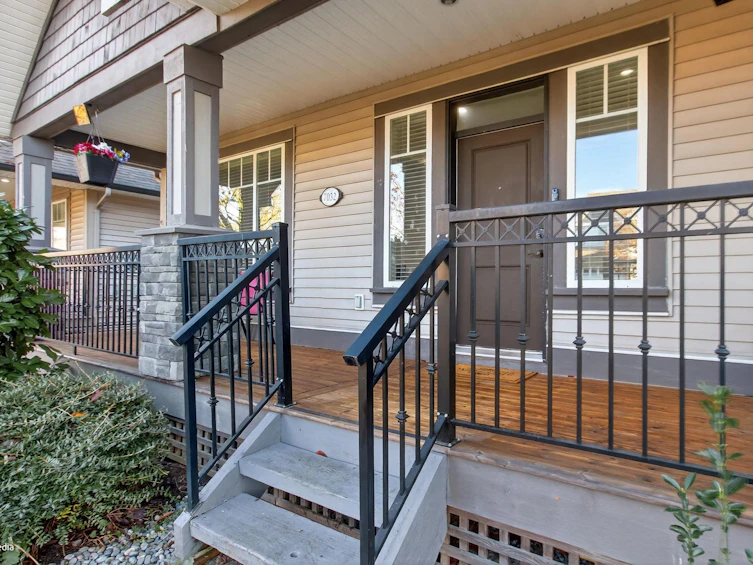 7032 195a Street, Surrey, BC, V4N 5Z2 - 2