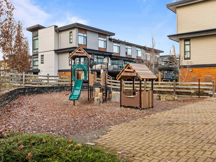 201-16488 64 Avenue, Surrey, BC, V3S 6X6 - 34