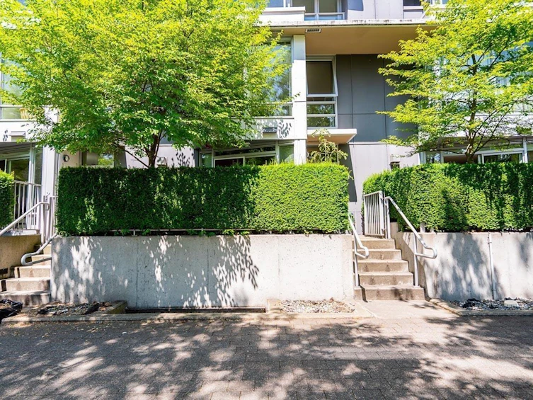 106-980 Cooperage Way, Vancouver, BC, V6B 0C3