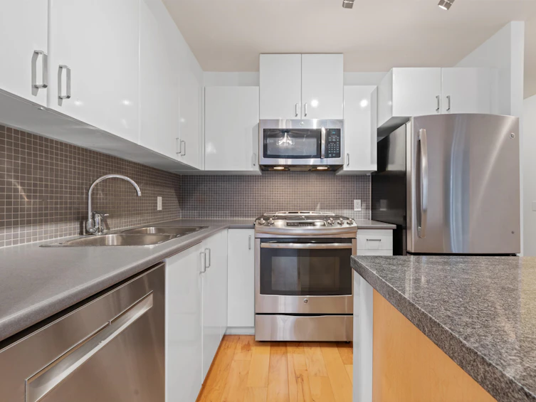 805-175 W 1st Street, North Vancouver, BC, V7M 3N9 - 12