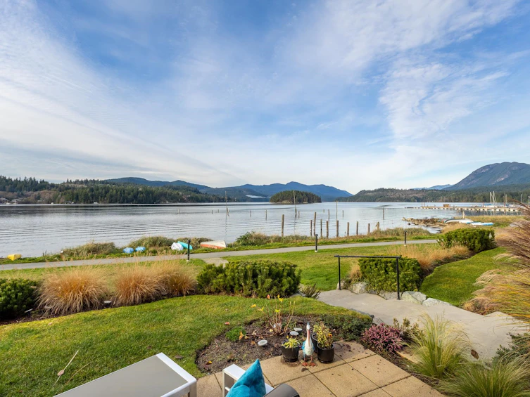 5937 Beachgate Lane, Sechelt, BC, V7Z 0S3 - 3