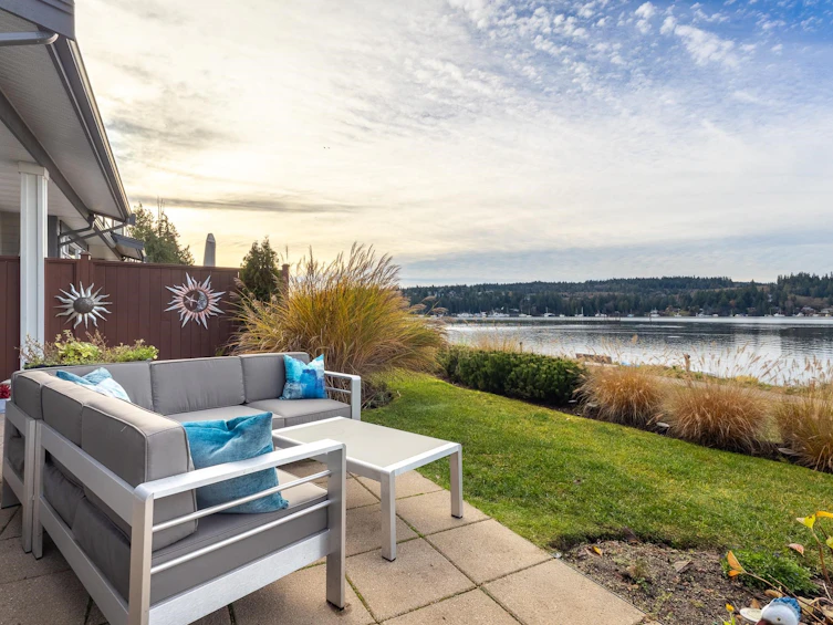 5937 Beachgate Lane, Sechelt, BC, V7Z 0S3 - 2