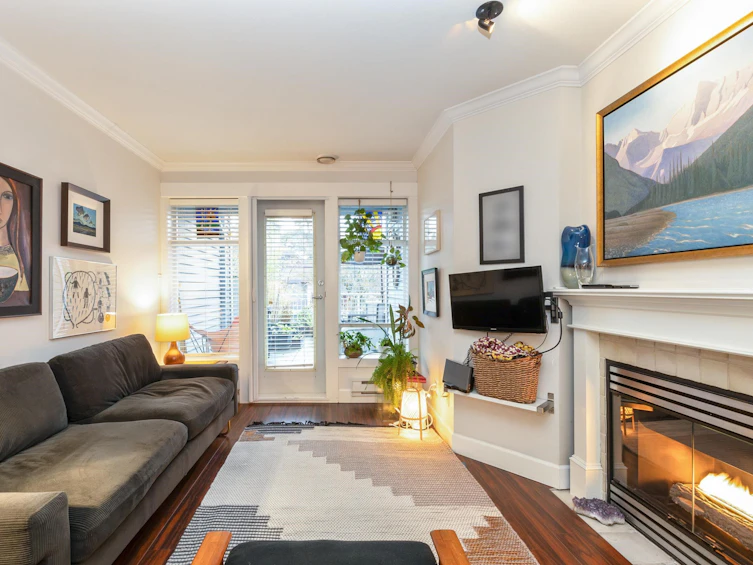 209-3333 W 4th Avenue, Vancouver, BC, V6R 4R9 - 3