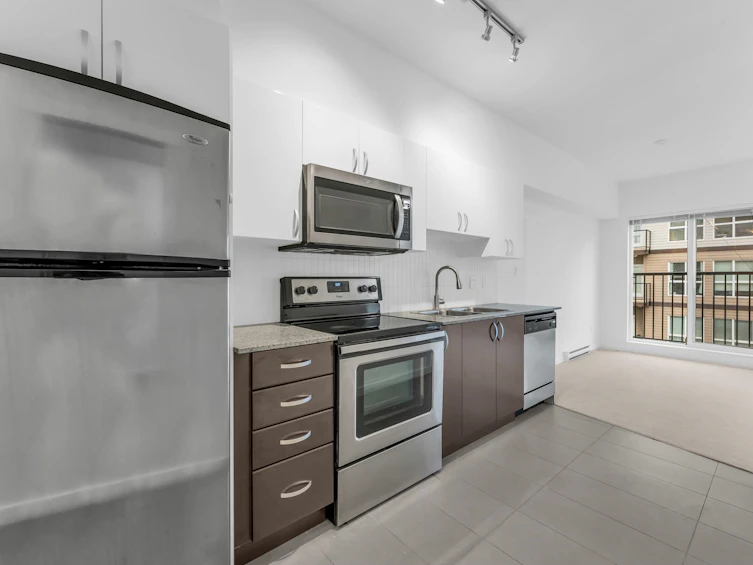 303-13728 108 Avenue, Surrey, BC, V3T 0G2 - 8